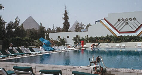Holiday Inn Giza pool
